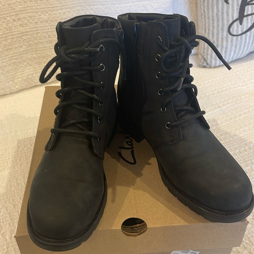 Clark’s boot.Size 8 Black.